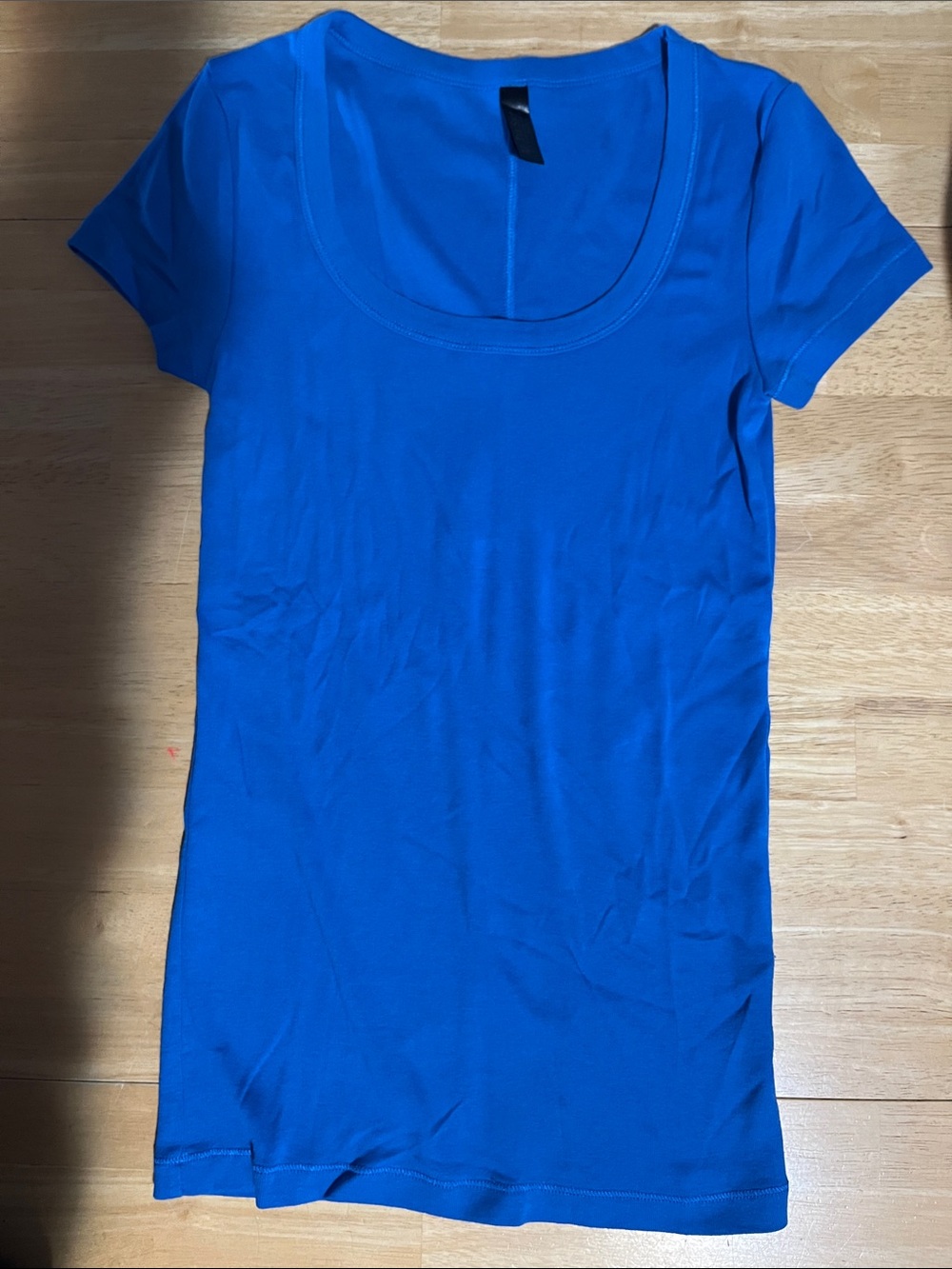 VS Tee Shop Top Classic Scoop Neck Short Sleeve Tee in Cobalt Blue Women’s Small